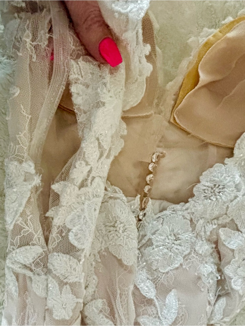 Essence of Australia Wedding Dress - Picture 11 of 16
